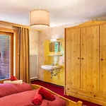 A Nett's Nest 3*