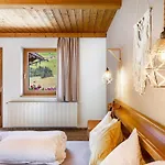 A Nett's Nest Konukevi 3*