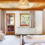 Konukevi A Nett's Nest 3*