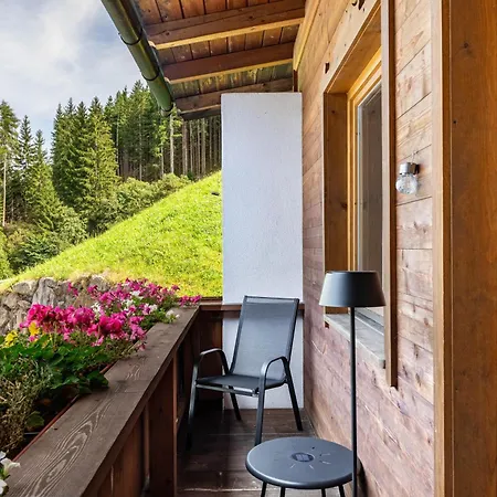 A Nett's Nest 3*