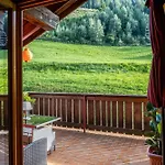 A Nett's Nest 3*